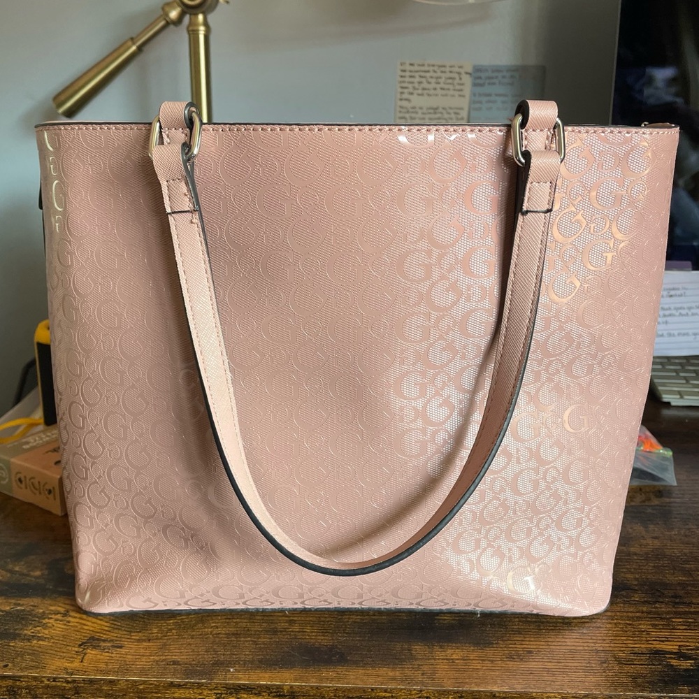 Pink Guess medium size Purse